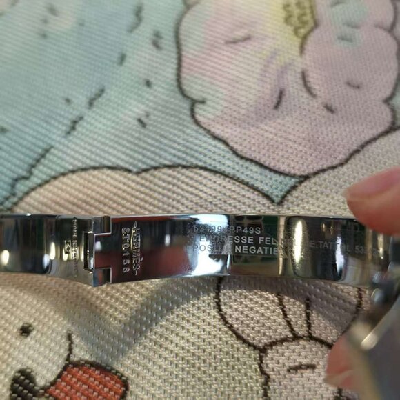 Hermès Silver and Black Click Bracelet Hermès - Picture 6 of 8